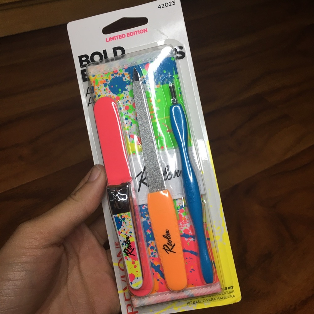 Revlon: Live Boldly Collection (Limited Edition)